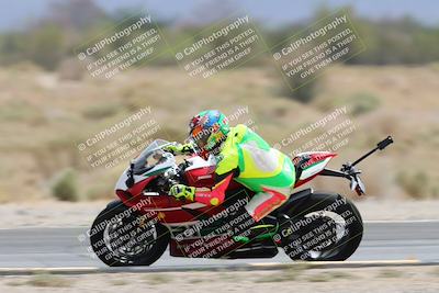 media/May-05-2025-Moto Forza (Mon) [[3c1838c5e5]]/2-B Group/Session 3 (Panning Test Turn 14 Inside)/